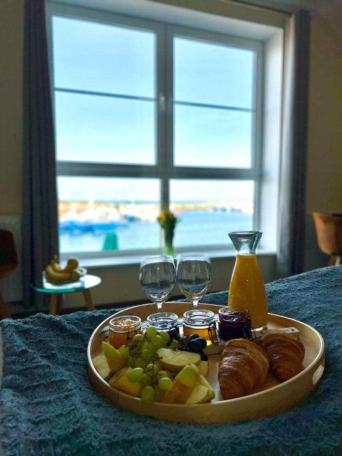 Władysławowo W Porcie Bed & Breakfast エクステリア 写真